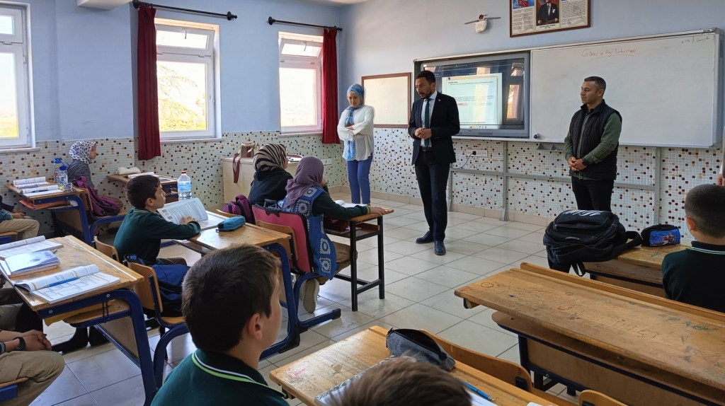 İlçe Milli Eğitim Müdürümüz Öğretmen ve Öğrencilerimizle Bir Araya Geldi